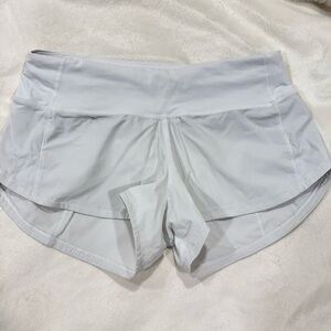 Lululemon Flawed White Speed Up Shorts SZ 2